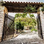 Hébergement de vacances Pontinos Míloi