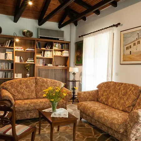 Pontinos Holiday home *