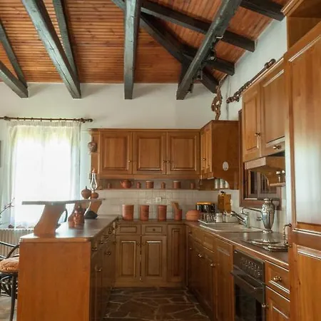 Pontinos Holiday home *