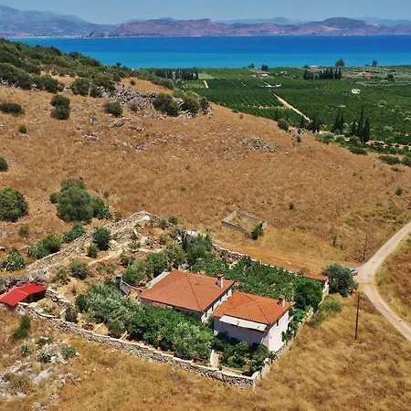 Pontinos Holiday home